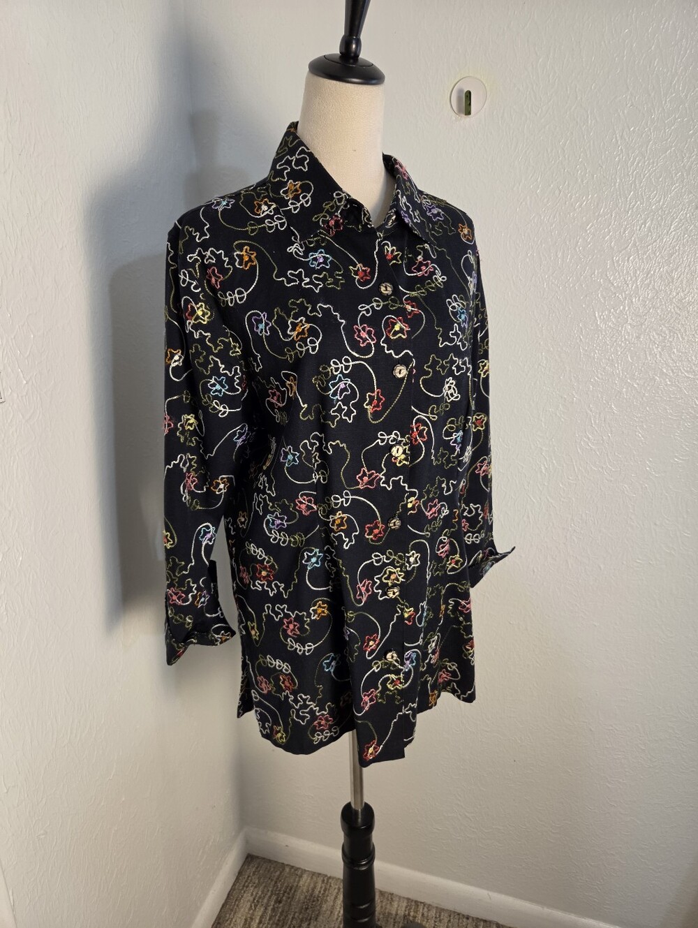 Life Style Vintage Black Linen Buttondown Shirt All-over Embroidery, Size Large - Picture 8 of 10